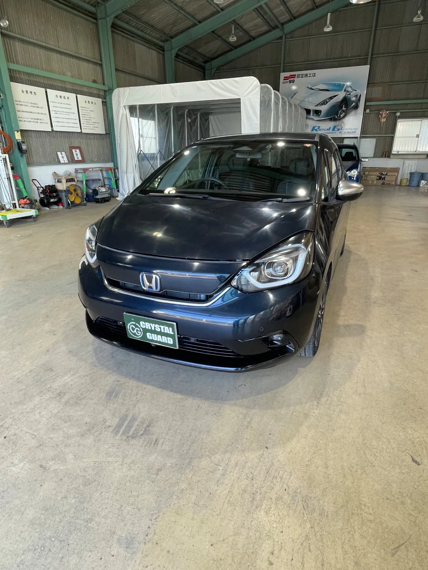 ホンダフィット透明遮熱フィルム施工とボディ磨きコーティング