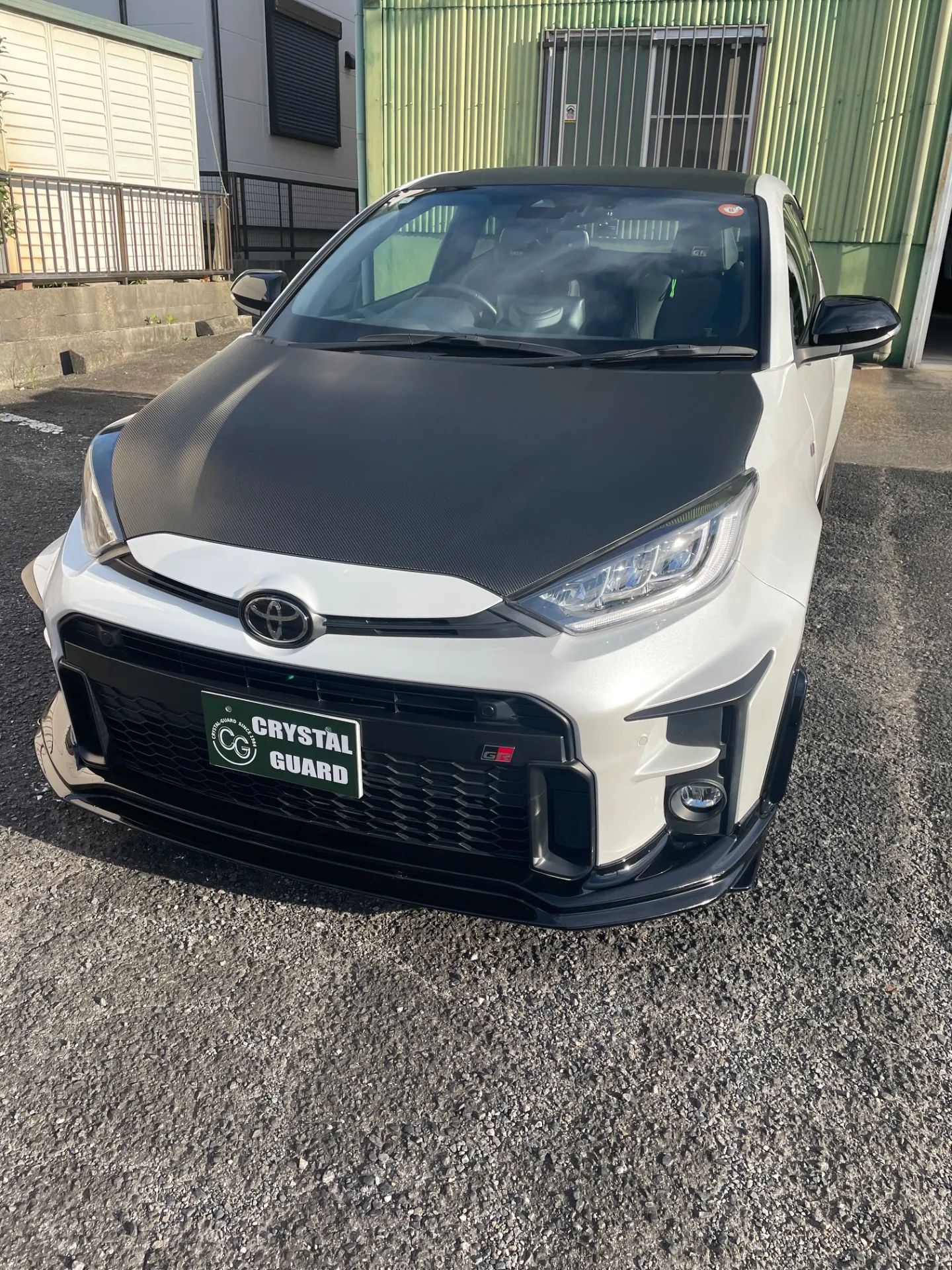 GRヤリスのボンネットラッピング