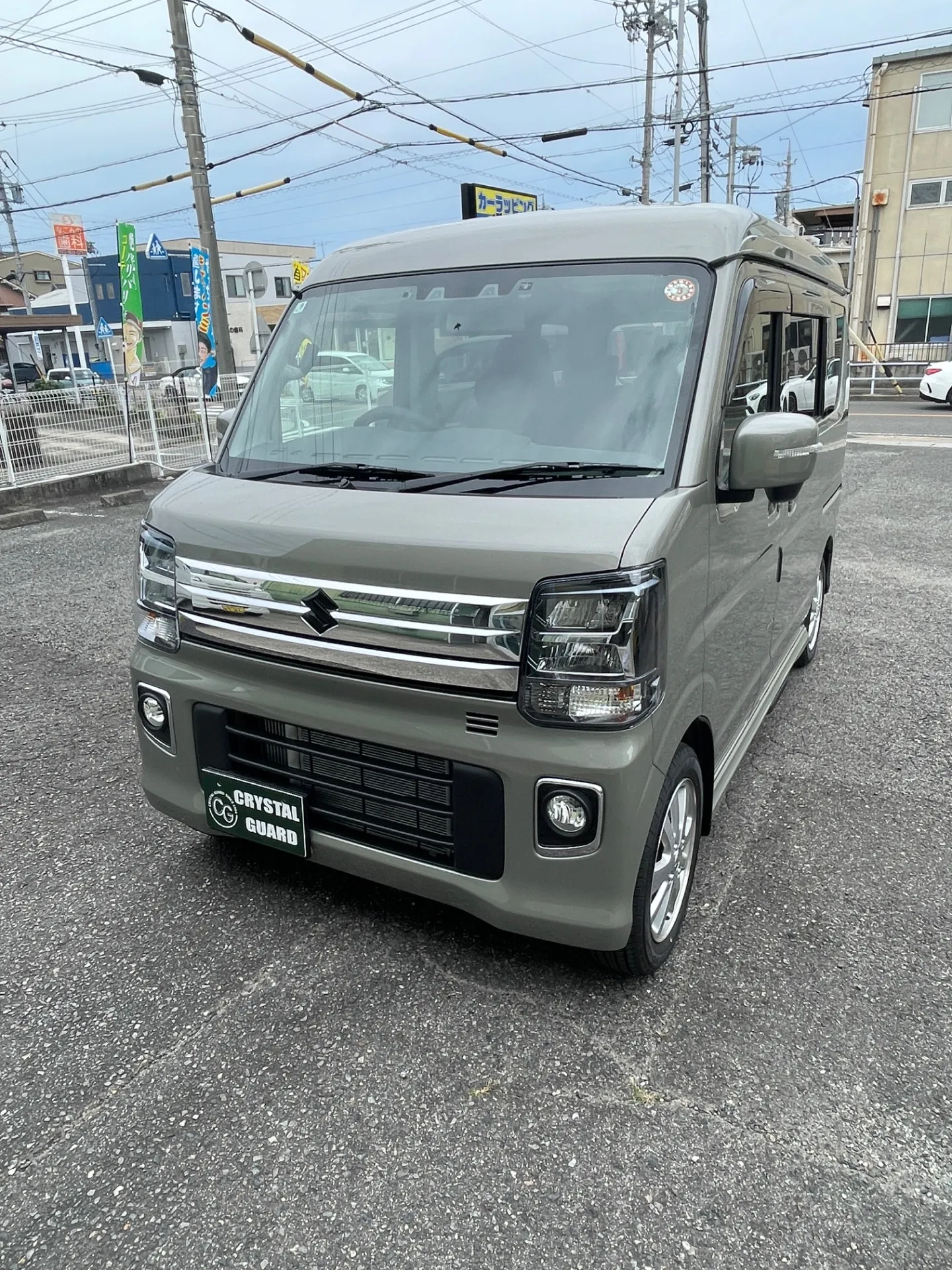 スズキエブリイワゴンのカーフィルムとエンブレム交換