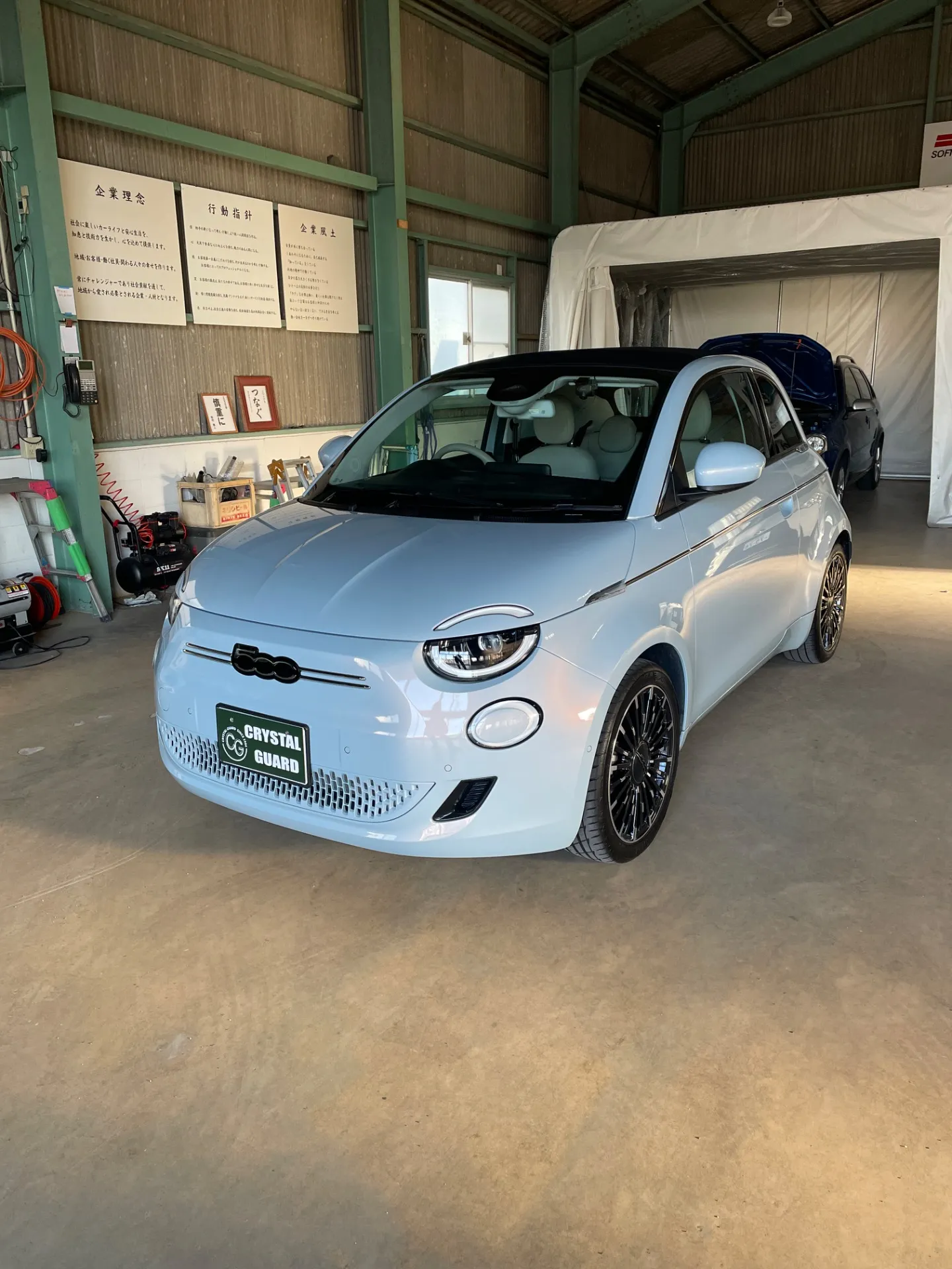 フィアット500eのボディとキャンバストップコーティング